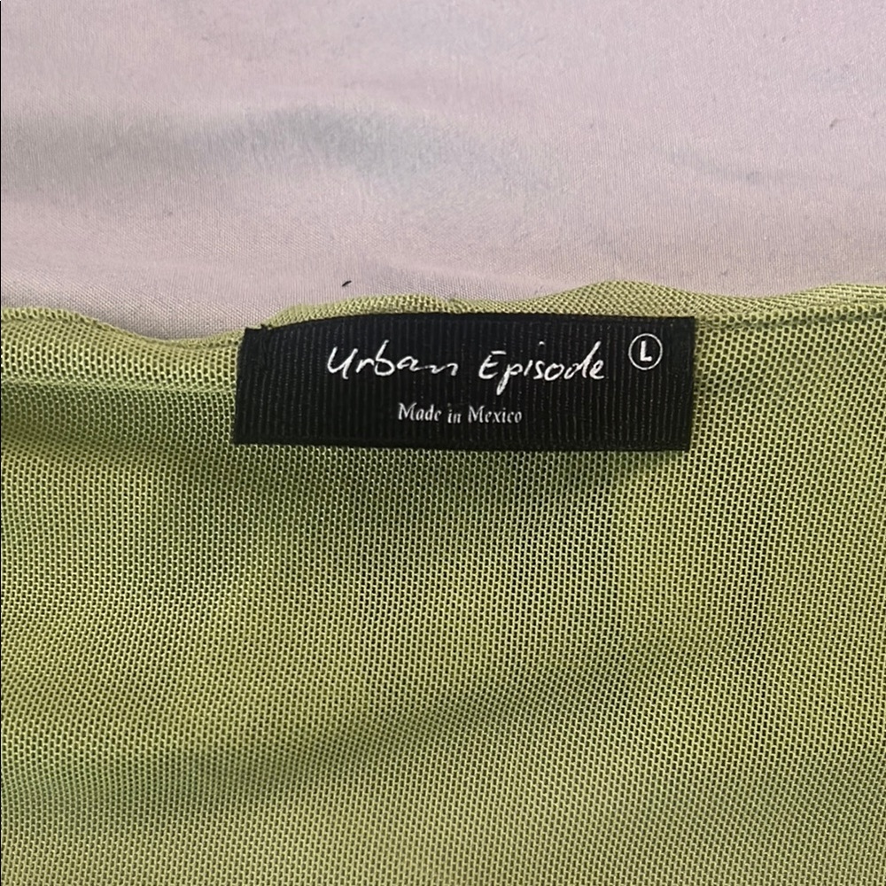 Green Ruffled Women's Top - Picture 2 of 3